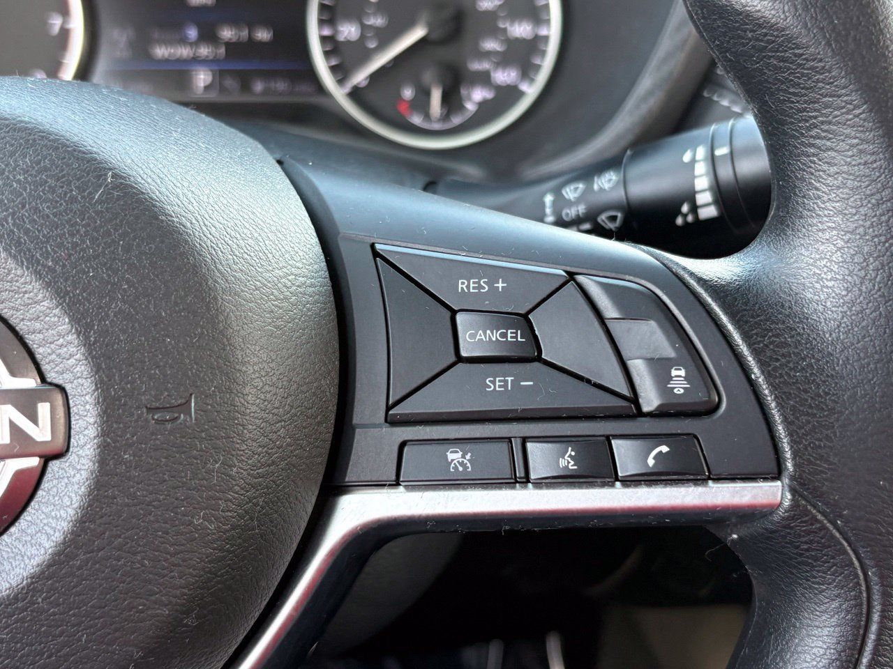Certified 2025 Nissan Sentra SV FWD image 32