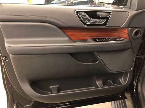 Used 2024 Lincoln Navigator L Reserve image 17