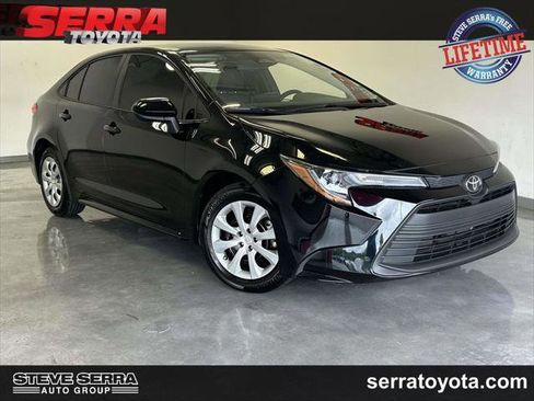 Certified 2025 Toyota Corolla LE w/ Convenience Package FWD image 1