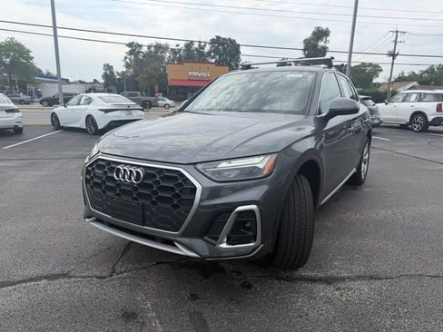 Used 2023 Audi Q5 2.0T Premium Plus w/ Premium Plus Package AWD/4WD image 2
