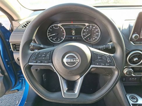 Used 2025 Nissan Sentra SV image 19