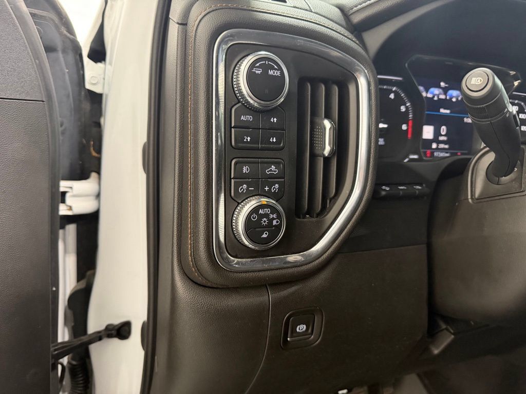 Used 2022 GMC Sierra 1500 AT4 w/ AT4 Premium Package AWD/4WD image 6