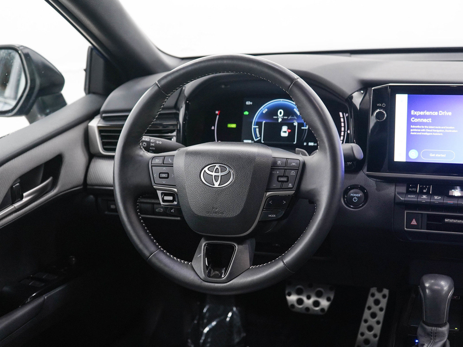 Used 2025 Toyota Camry SE w/ Multimedia Upgrade Package FWD image 14