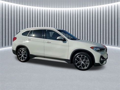 Used 2022 BMW X1 xDrive28i w/ Convenience Package image 3