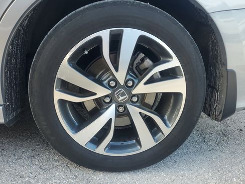 Used 2023 Honda Odyssey Touring image 5