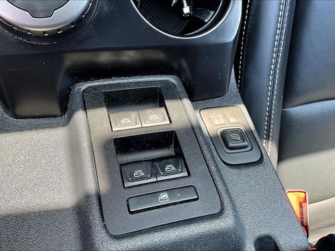 Used 2025 Ford Bronco Outer Banks AWD/4WD image 33