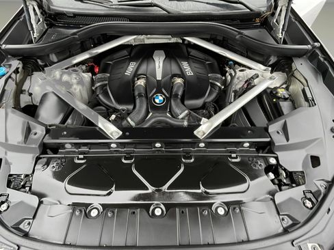 Used 2019 BMW X5 xDrive50i w/ M Sport Package image 21