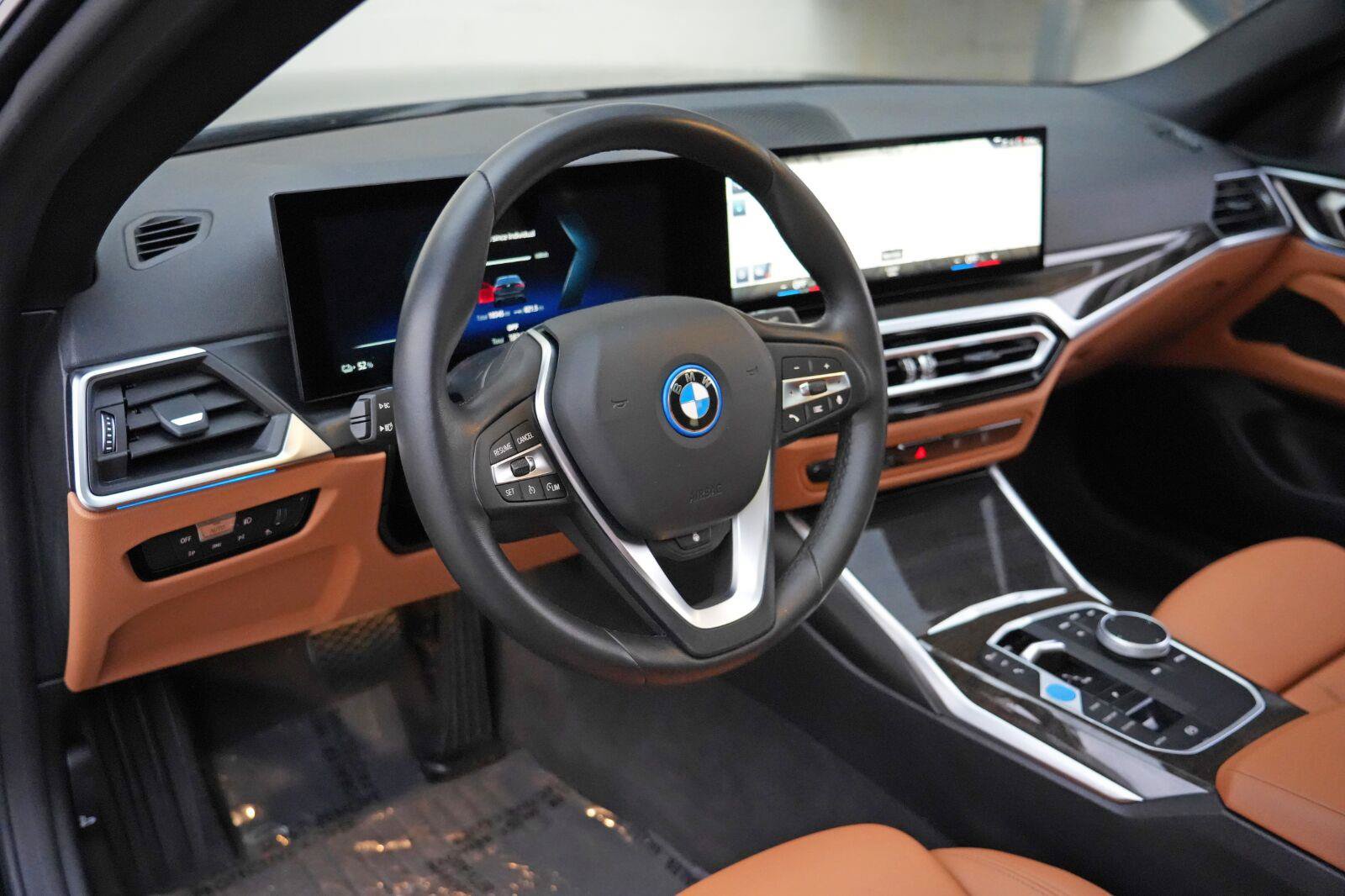 Used 2023 BMW i4 eDrive35 w/ Premium Package RWD image 14