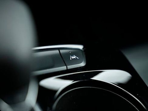 Used 2024 Chevrolet Trax LT image 36