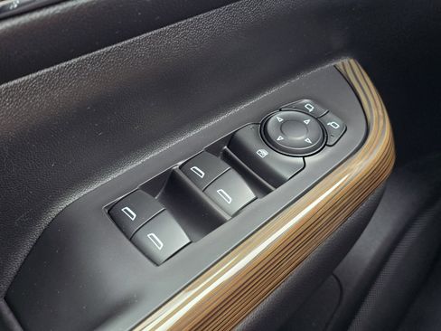 Used 2019 GMC Acadia SLE FWD image 23