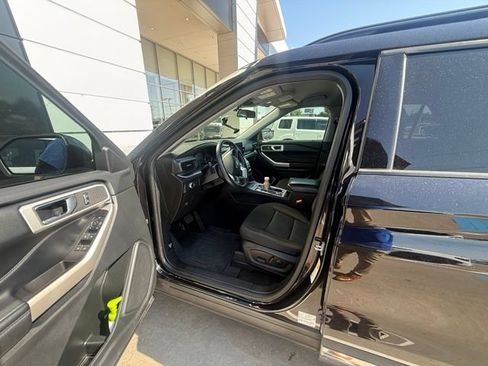 Used 2022 Ford Explorer XLT AWD/4WD image 7