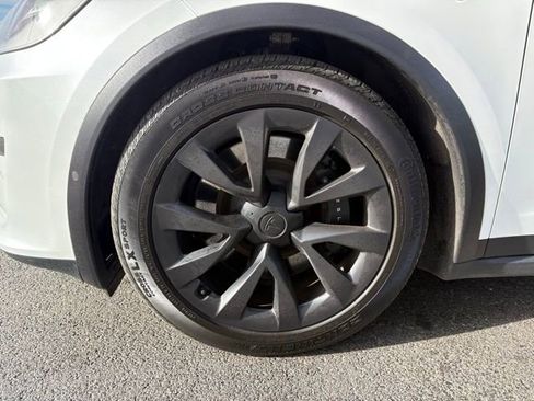 Used 2022 Tesla Model X Plaid image 9