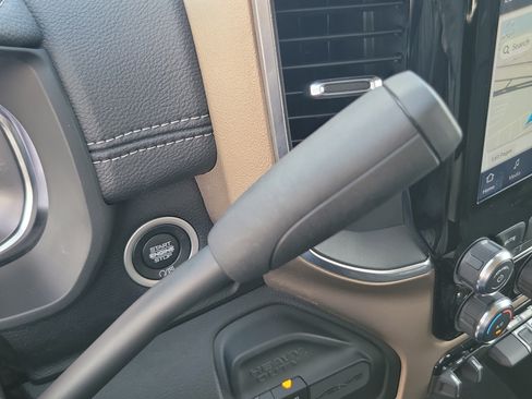 Used 2024 RAM 2500 Laramie w/ Safety Group AWD/4WD image 33