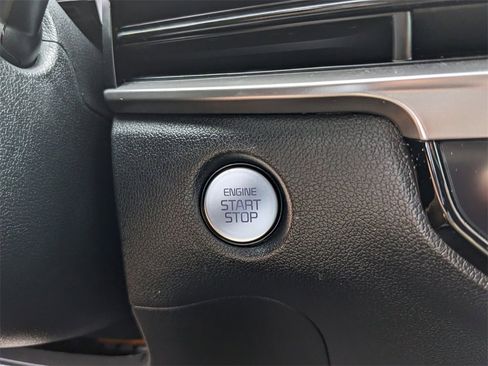 Certified 2025 Kia Sorento S w/ Panoramic Sunroof Package image 29