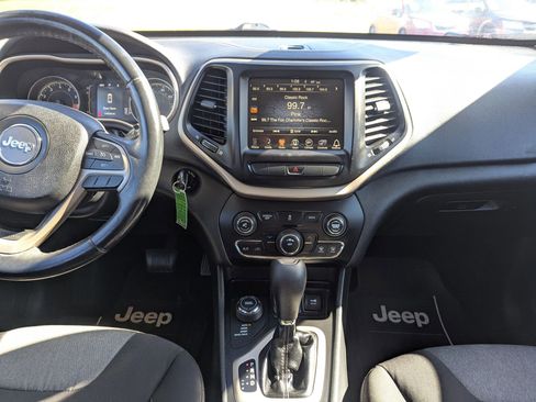 Used 2014 Jeep Cherokee Latitude w/ Cold Weather Group image 15