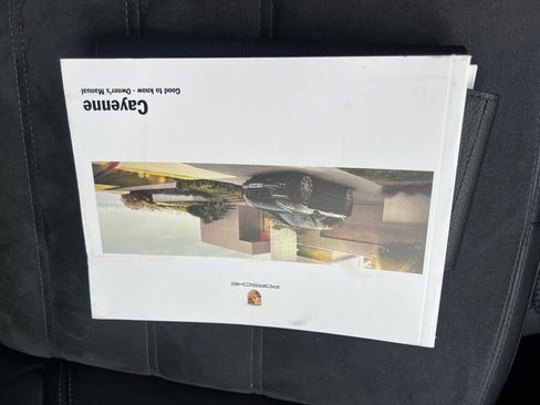 Used 2018 Porsche Cayenne Platinum Edition image 18