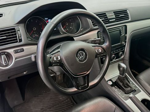 Used 2019 Volkswagen Passat 2.0T Wolfsburg w/ Wheels & Sunroof Package FWD image 18