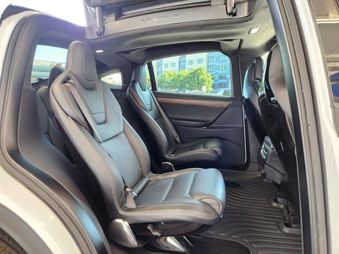 Used 2016 Tesla Model X 90D image 18