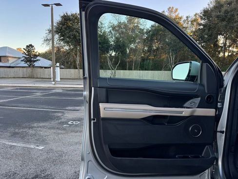 Used 2024 Ford Expedition Max Limited image 34