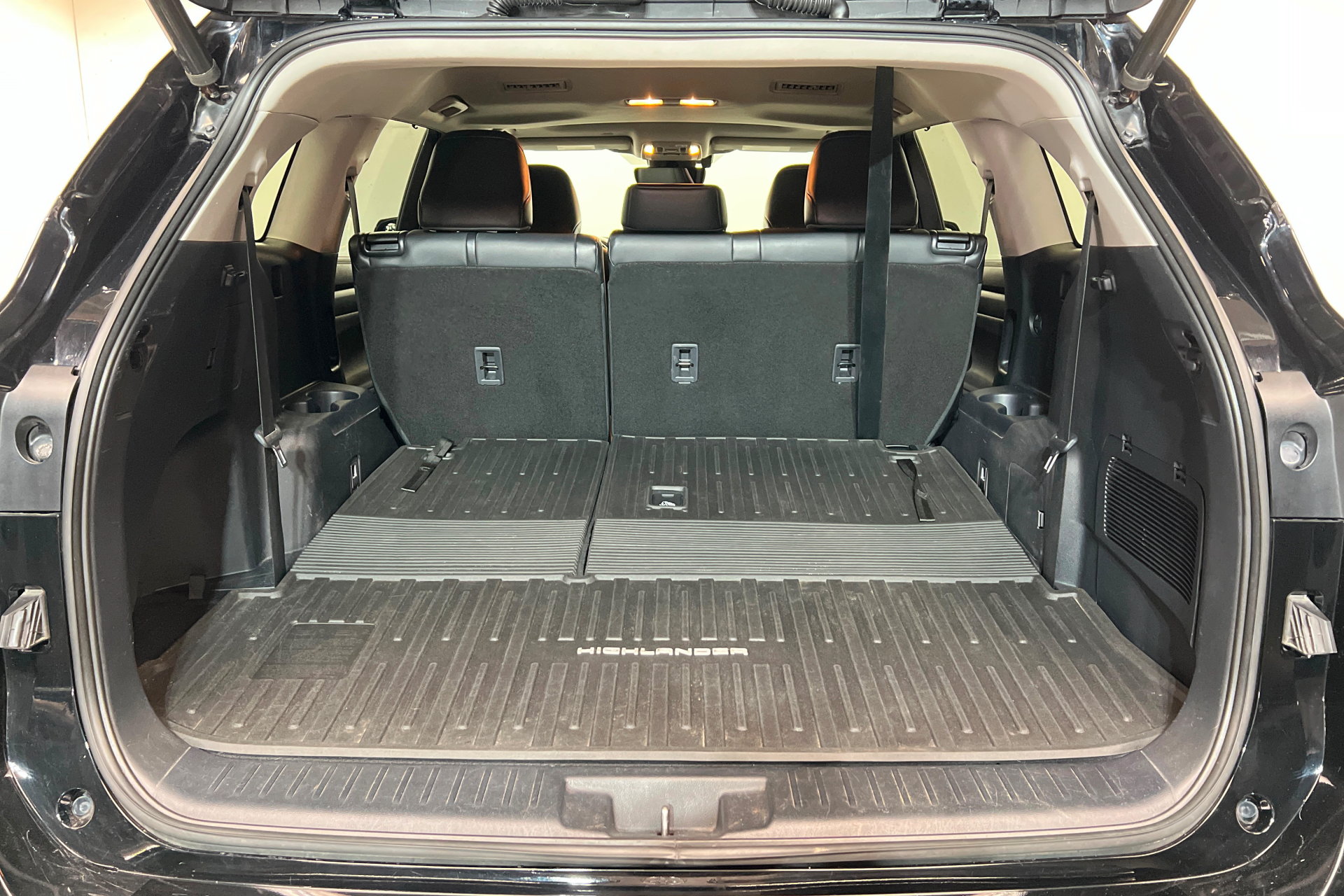 Certified 2021 Toyota Highlander XLE AWD/4WD image 23