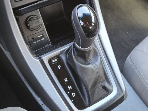 Used 2016 Hyundai Elantra SE FWD image 30