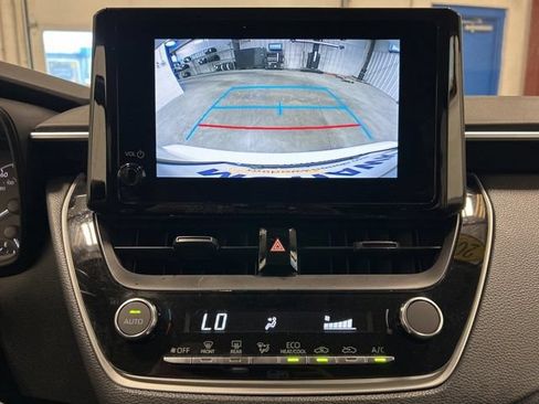 Used 2024 Toyota Corolla LE FWD image 30