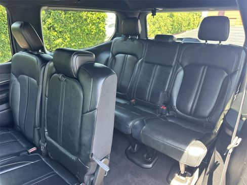 Used 2022 Jeep Wagoneer Series III AWD/4WD image 32