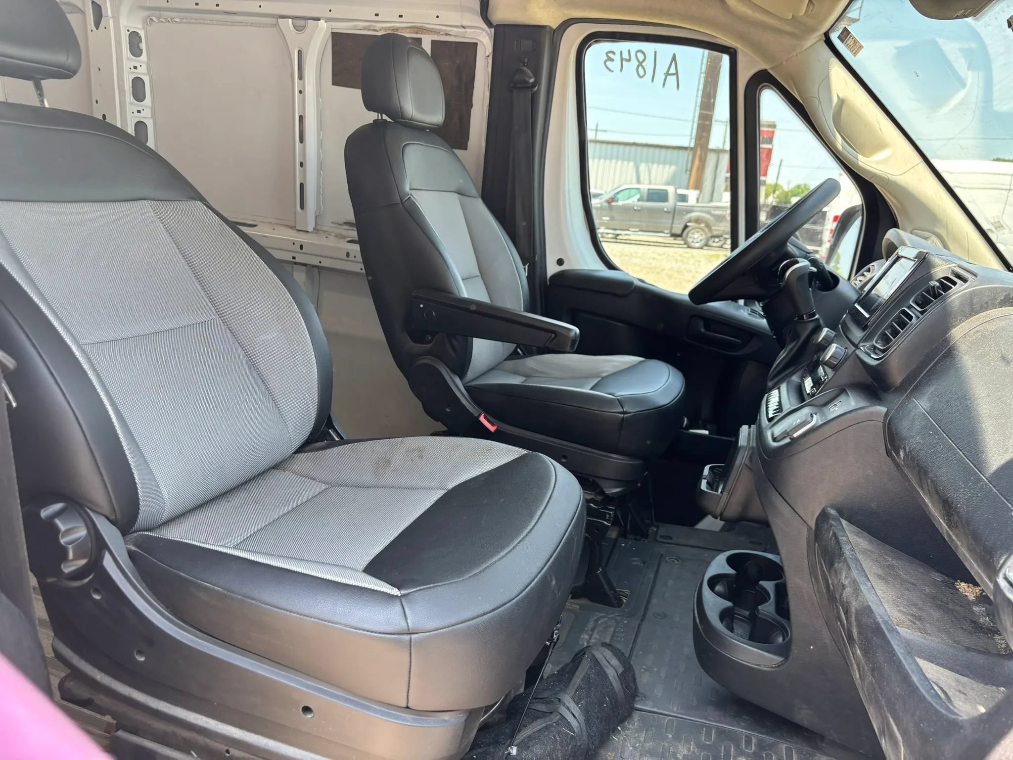Used 2025 RAM ProMaster 2500 w/ Convenience Group FWD image 16