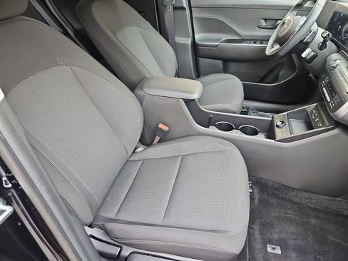 Certified 2025 Hyundai Kona SEL FWD image 18