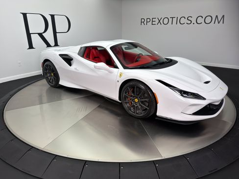 Used 2023 Ferrari F8 Tributo RWD image 18