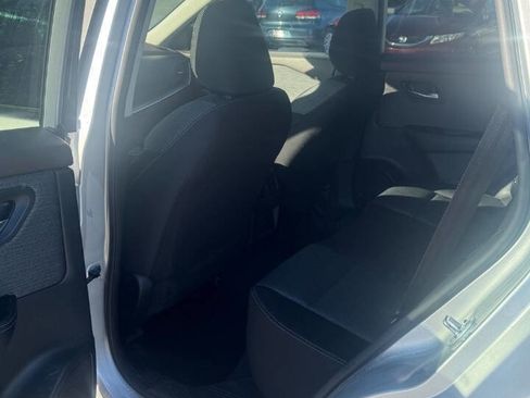 Used 2023 Nissan Rogue SV image 14