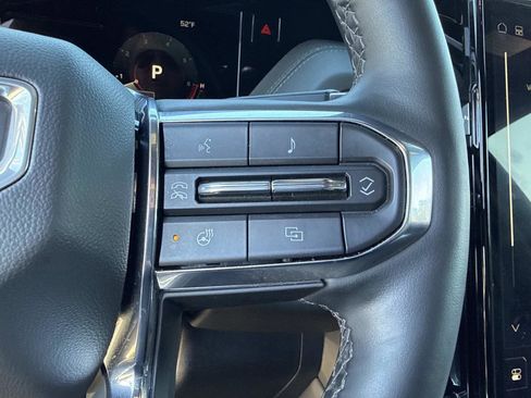 Used 2025 GMC Yukon Denali image 37