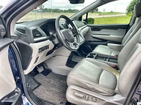 Used 2023 Honda Odyssey EX-L image 3