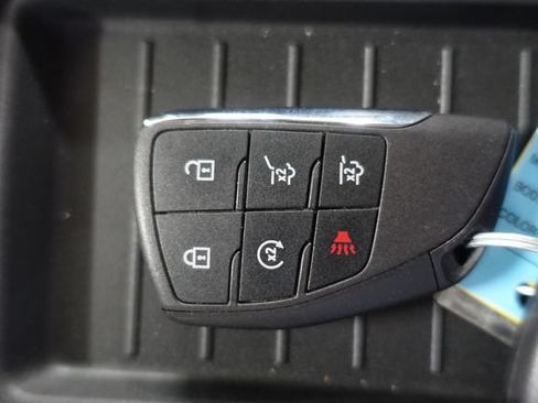 Used 2023 Chevrolet Tahoe Z71 w/ Luxury Package AWD/4WD image 17