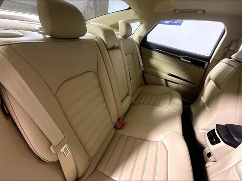 Used 2016 Ford Fusion SE w/ Equipment Group 202A FWD image 22
