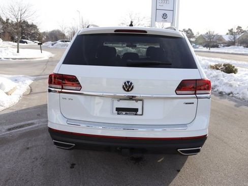 Used 2023 Volkswagen Atlas SE w/ Black Wheel Package image 6