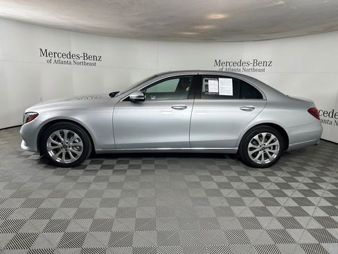 Used 2019 Mercedes-Benz E 300 4MATIC image 4