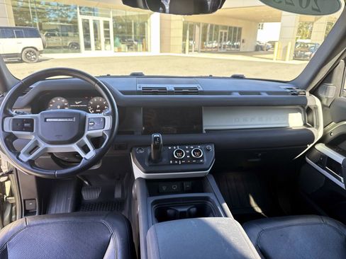 Used 2023 Land Rover Defender 110 S image 16