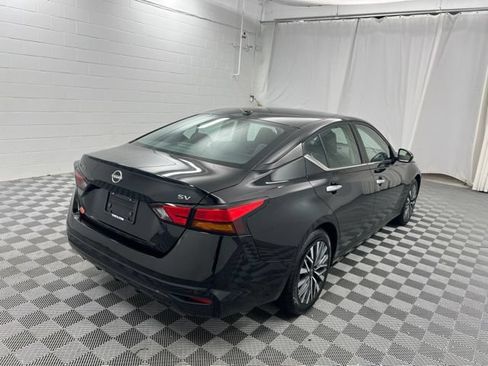 Used 2024 Nissan Altima 2.5 SV FWD image 5