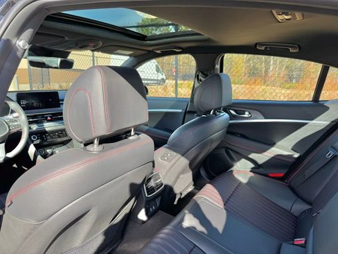 Used 2025 Genesis G70 2.5T w/ Sport Prestige Package image 21