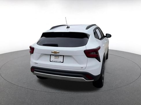 Used 2025 Chevrolet Trax LT FWD image 15