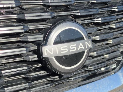Used 2023 Nissan Rogue SV FWD image 12