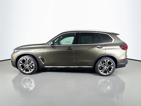 New 2026 BMW X5 xDrive50e w/ Premium Package image 4