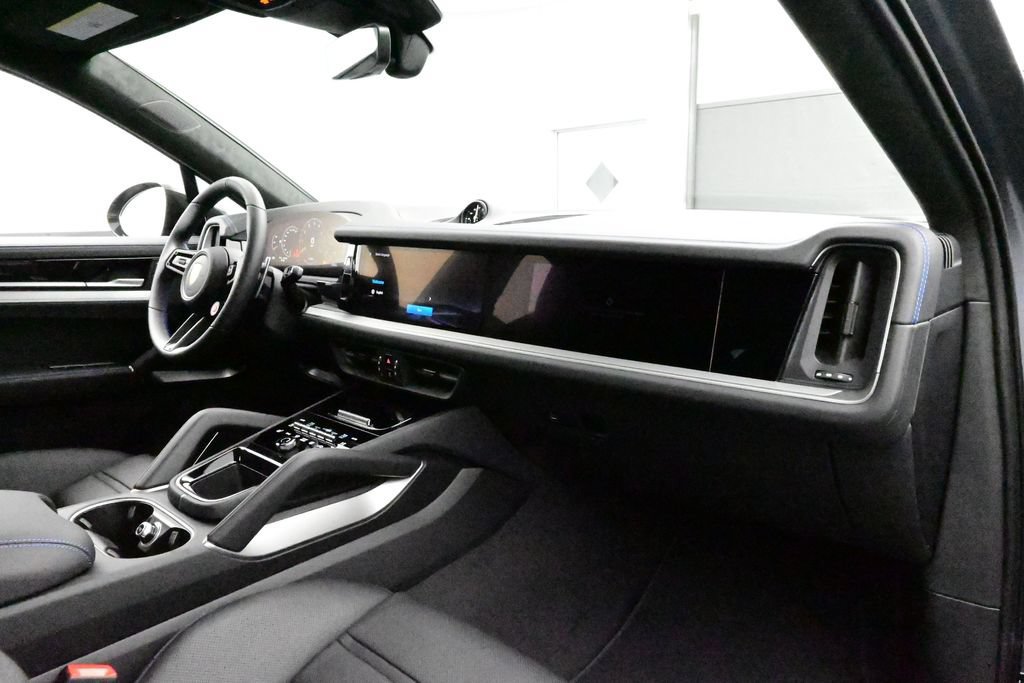 Certified 2026 Porsche Cayenne Turbo GT AWD/4WD image 19