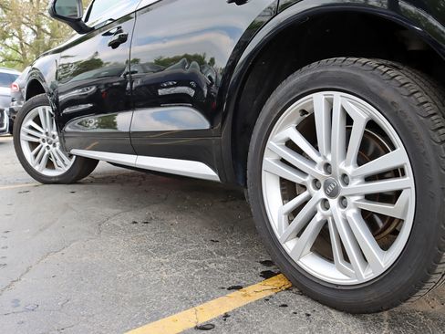 Used 2018 Audi Q5 2.0T Premium Plus w/ Premium Plus Package image 13