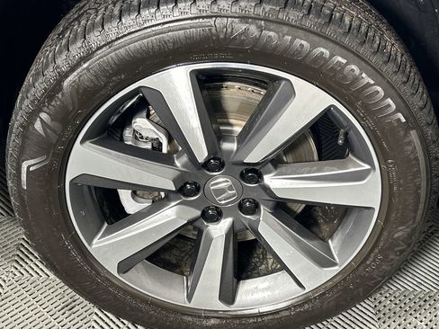 Used 2025 Honda Pilot Elite image 10