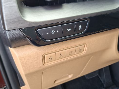 Used 2022 Kia Carnival EX FWD image 10