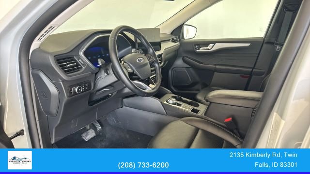 Used 2025 Ford Escape Platinum AWD/4WD image 8