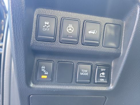 Used 2019 Nissan Pathfinder SL image 23