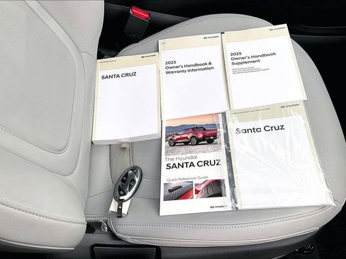Certified 2025 Hyundai Santa Cruz SEL image 11